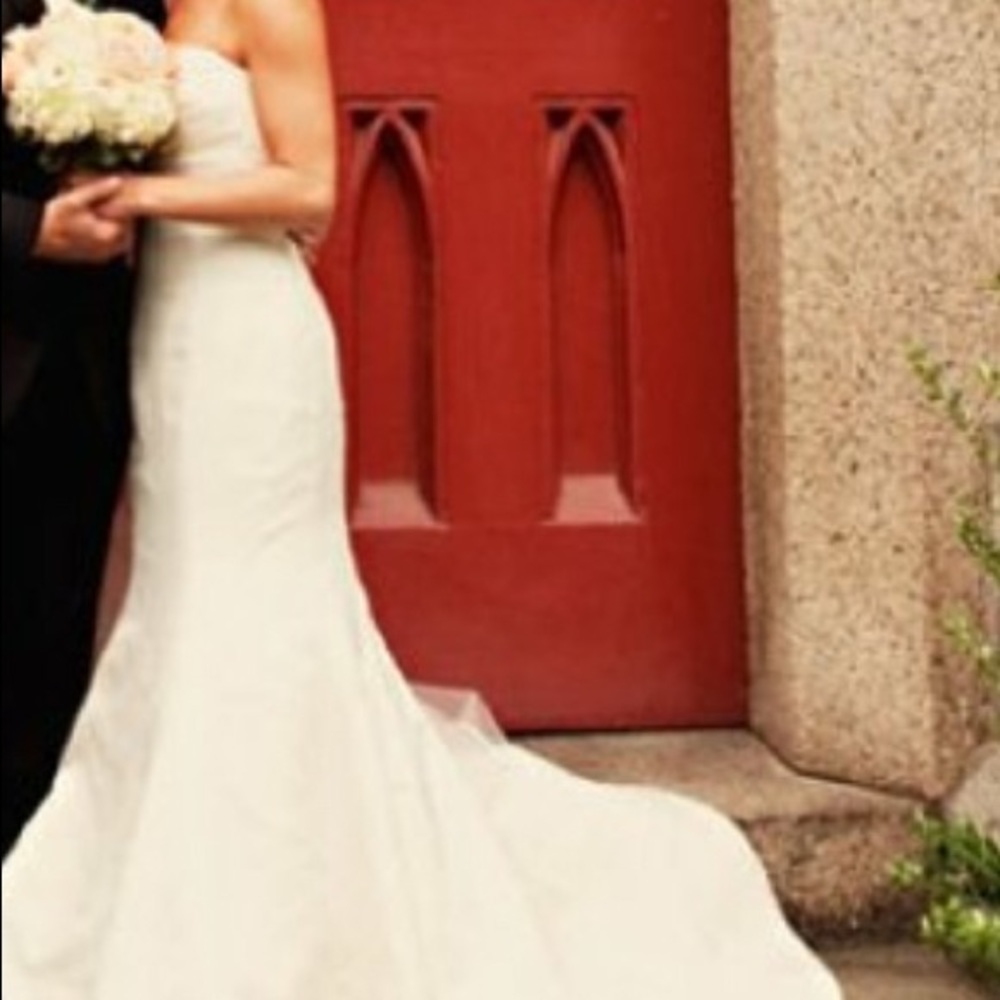 Vera Wang Exclusive Wedding Dress